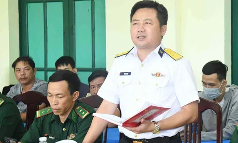 Tiếp tục tìm kiếm cứu nạn 13 ngư dân mất tích