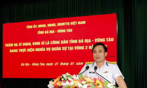 Lãnh đạo tỉnh Bà Rịa - Vũng Tàu thăm, tặng quà hạ sĩ quan, binh sĩ tại Vùng 2 Hải quân