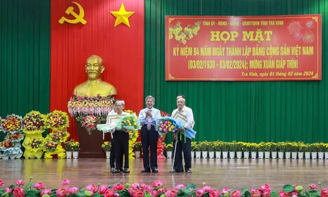 Tỉnh ủy Trà Vinh tổ chức họp mặt mừng Đảng mừng Xuân