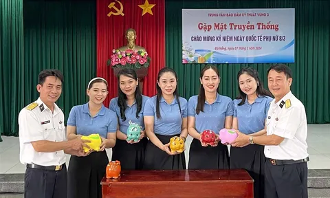 Trung tâm Bảo đảm kỹ thuật Vùng 3 Hải quân gặp mặt nhân Ngày Quốc tế Phụ nữ 8/3
