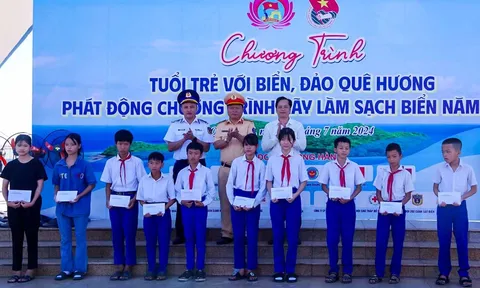 Tuổi trẻ Hải đội 202 phối hợp tổ chức chương trình “Tuổi trẻ với biển, đảo quê hương”