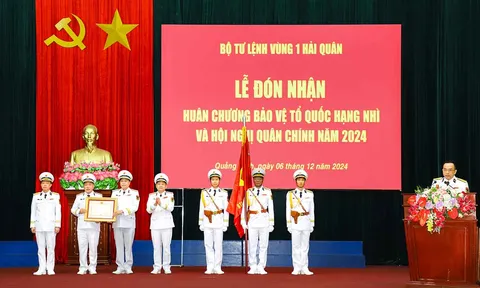 Vùng 1 Hải quân đón nhận Huân chương Bảo vệ Tổ quốc hạng Nhì