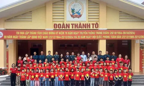 Chuyên đề “Em yêu chú bộ đội” tại Trung đoàn 240