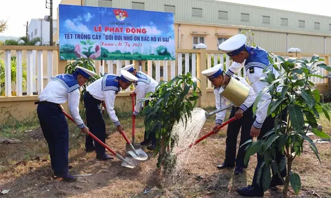 “Tết trồng cây đời đời nhớ ơn Bác Hồ”