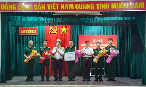 Các đơn vị trên quần đảo Trường Sa thăm, chúc mừng các y, bác sĩ nhân Ngày Thầy thuốc Việt Nam