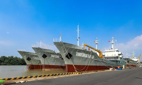 Thép tôi từ biển lặng