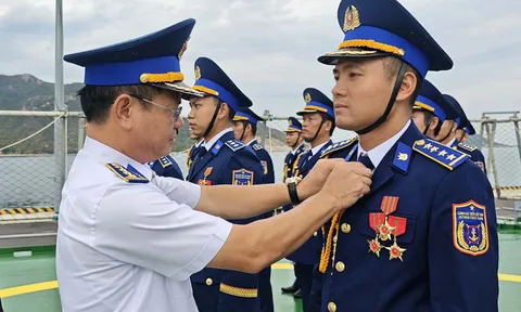 Ngọn lửa niềm tin từ chuyến thăm chiều tháng Tám