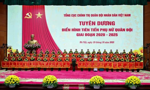 Những bông hoa thép nơi đầu sóng – Niềm tự hào phụ nữ Vùng 2 Hải quân