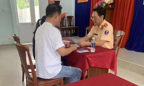 Xử phạt tài xế ô tô đi vào đường cấm trên cầu Phú Mỹ