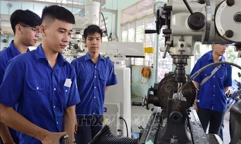 Đổi mới giáo dục nghề nghiệp để thích ứng với thế giới việc làm 4.0