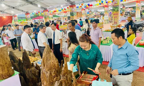 Hội chợ trưng bày, giới thiệu sản phẩm OCOP, công nghiệp nông thôn, khởi nghiệp về miền núi huyện Nông Sơn 2024