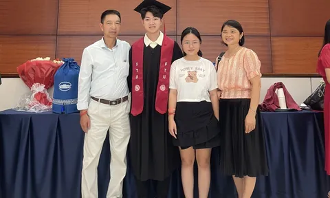 Nam sinh quê Nam Định tốt nghiệp thủ khoa Ngoại thương, bảng thành tích ấn tượng