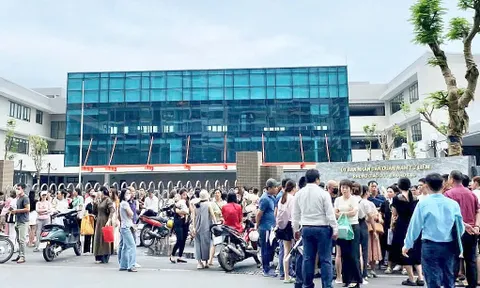 Phòng GD&ĐT quận Nam Từ Liêm lên tiếng vụ phụ huynh “vây” kín trường xin học cho con