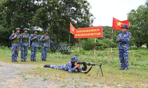 Bộ Tư lệnh Vùng 5 Hải quân tổ chức thi tốt nghiệp lớp đào tạo hạ sĩ quan chỉ huy