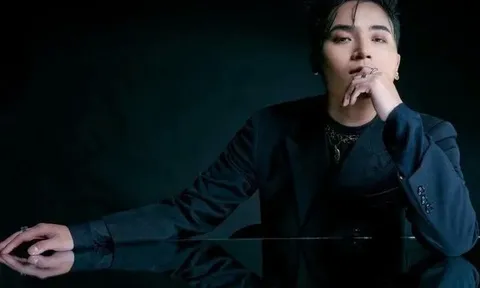 ‘Anh thanh niên’ HuyR: Từng muốn bỏ showbiz về quê bán tạp hóa