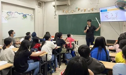 Góc nhìn chuyên gia về dạy thêm, học thêm: Không cấm nhưng không được gây áp lực cho học sinh