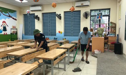 Hà Nội: Nhiều trường cho học sinh nghỉ học tránh mưa lũ