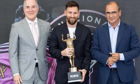 Đánh bại CR7, Messi giành giải ‘Cầu thủ thành công nhất lịch sử'
