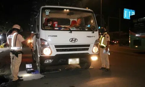 TP Hồ Chí Minh: Xử lý nghiêm phương tiện quá khổ, quá tải để giảm tai nạn, ùn tắc giao thông