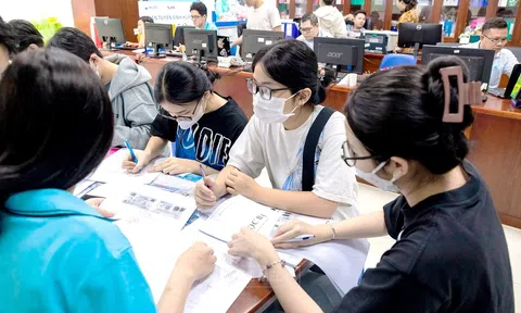 Tuyển sinh đại học 2025: Giới hạn tỷ lệ xét tuyển sớm là công bằng hay hạn chế cơ hội trúng tuyển?