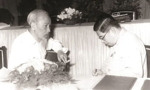 ‘Ông Phật làm súng’ bỏ lương ‘22 lượng vàng’ theo Bác Hồ về nước là ai?