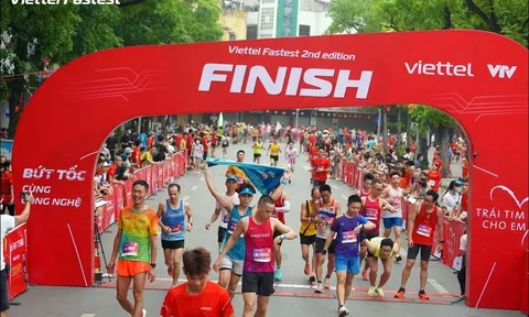 Hơn 600 triệu đồng ủng hộ chương trình Trái tim cho em tại giải chạy Viettel Fastest 2022