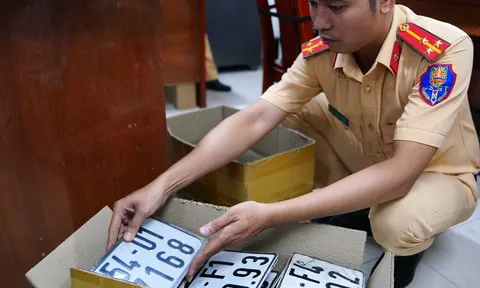 Chính sách mới từ tháng 5: Công an xã cấp biển số xe, sinh viên được vay 4 triệu/tháng