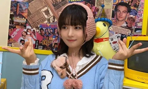 Gyaru peace - trào lưu mới của giới trẻ chụp ảnh chữ V-ngược