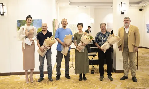 Triển lãm "Mây Đông Dương" du miên cùng hoài niệm