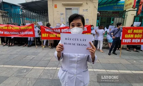 Bệnh viện công mất nguồn nhân lực “vàng”, lỗi tại cơ chế?