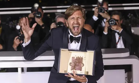 Cannes 2022: “Triangle of Sadness” thắng Cành cọ vàng