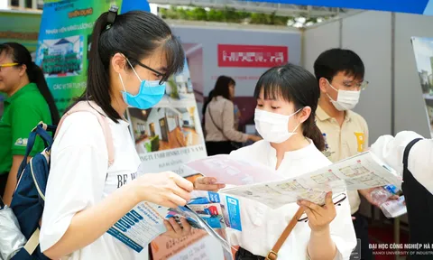 Gần 100 doanh nghiệp vào trường đại học tuyển chọn sinh viên