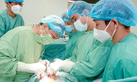 Ghép thận thành công cho 2 bệnh nhân từ người hiến tạng chết não