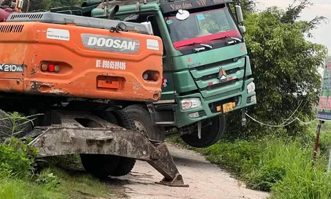 Hà Nội: Lãnh đạo UBND huyện trực tiếp bắt xe hổ vồ đổ trộm chất thải