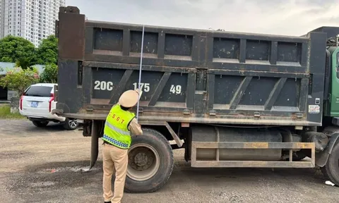 Cơi nới tới cả mét, hàng loạt xe tải bị CSGT xử lý ngay trên cao tốc