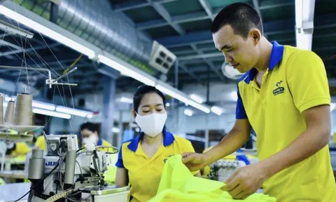Không để người lao động thiệt thòi về thu nhập đúng lúc... tăng lương