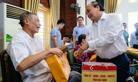 Người thương binh già mong 1 máy giặt mới, Chủ tịch nước tặng ‘nóng’ 100 máy