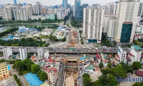 Cận cảnh hầm chui 700 tỷ ở Hà Nội sau khi được đục thông 2 ống hầm chính