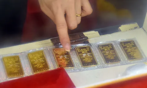 Giá vàng hôm nay 18/7: USD tăng mạnh, Vàng giảm mạnh