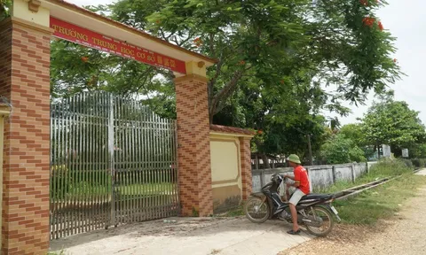 Anh Sơn (Nghệ An): Phụ huynh chưa đồng thuận việc sáp nhập trường