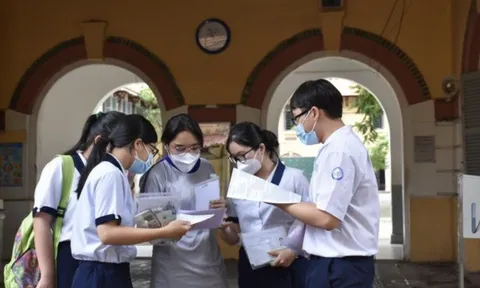Nhiều trường đại học ở Hà Nội công bố mức điểm chuẩn xét tuyển sớm