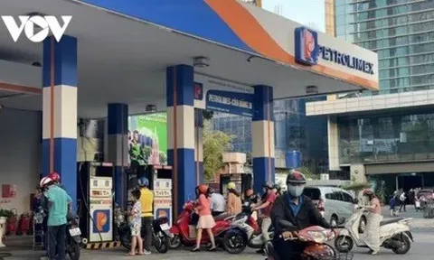 Giá xăng, dầu giảm mạnh: Cơ hội giảm giá các mặt hàng tiêu dùng