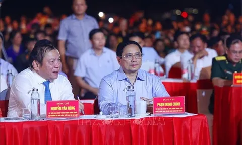 Thủ tướng Chính phủ Phạm Minh Chính dự chương trình nghệ thuật “Bản hùng ca bất diệt”