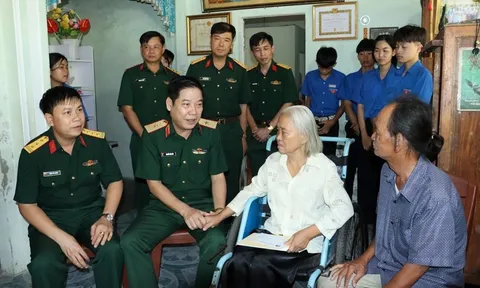 Cả nước chăm lo người có công với cách mạng