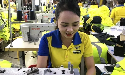 Công nhân may liên tục bỏ nghề, nhà máy "khóc nghẹn"