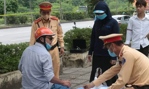 Hà Nội: CSGT đón lõng trên quốc lộ bắt xử lý tài xế “ma men khủng”