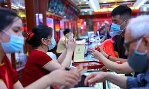 Giá vàng hôm nay 10/8: Vàng trong nước tạm thời đứng yên