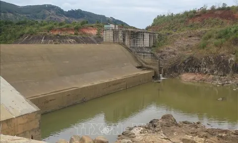 Nhanh chóng lắp đặt các thiết bị quan trắc và đánh giá nguyên nhân động đất tại Kon Tum
