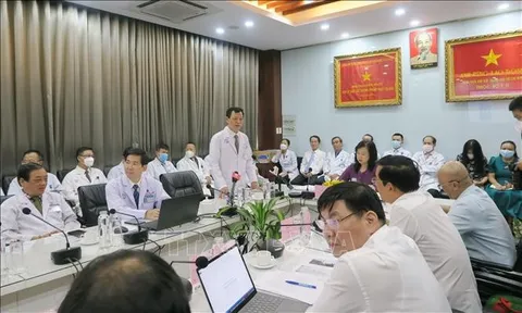 Cần tính đúng, tính đủ giá dịch vụ y tế, cải thiện thu nhập cho nhân viên y tế