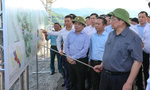 Thủ tướng khảo sát dự án sân bay Sa Pa, đường nối cao tốc Nội Bài - Lào Cai tới Sa Pa